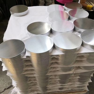 Reflective 0.7mm 0.8mm Aluminum Round Disc 1050 1060 1100 Pot Custom Size High Flatness Burr Free Edge Food Grade